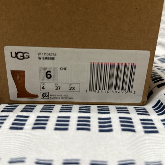Ugg size 6. Brand new in the box. Never worn. - Picture 2 of 3
